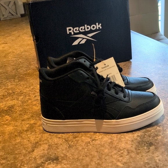Reebok hightops - Picture 2 of 4